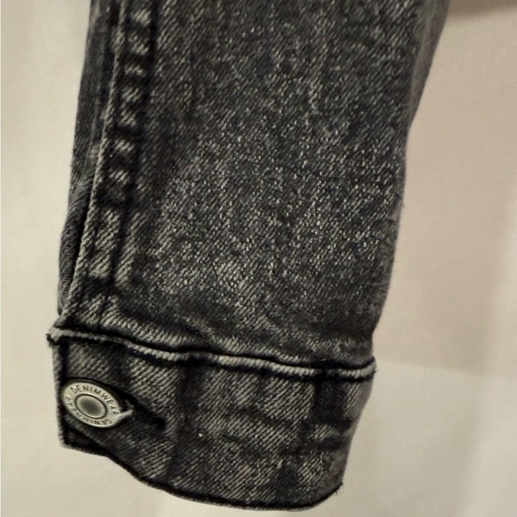 Ashley Vintage Charm Women Cropped Jean Jacket Acid Wash Denim Black Size Large - Picture 10 of 10